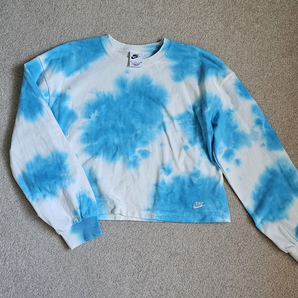 Youth Nike Sweatshirt Bundle - Nike Blue Tie-Dye Sweatshirt and Neutral Beige - Picture 2 of 13